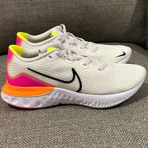 Nwt Nike renew running